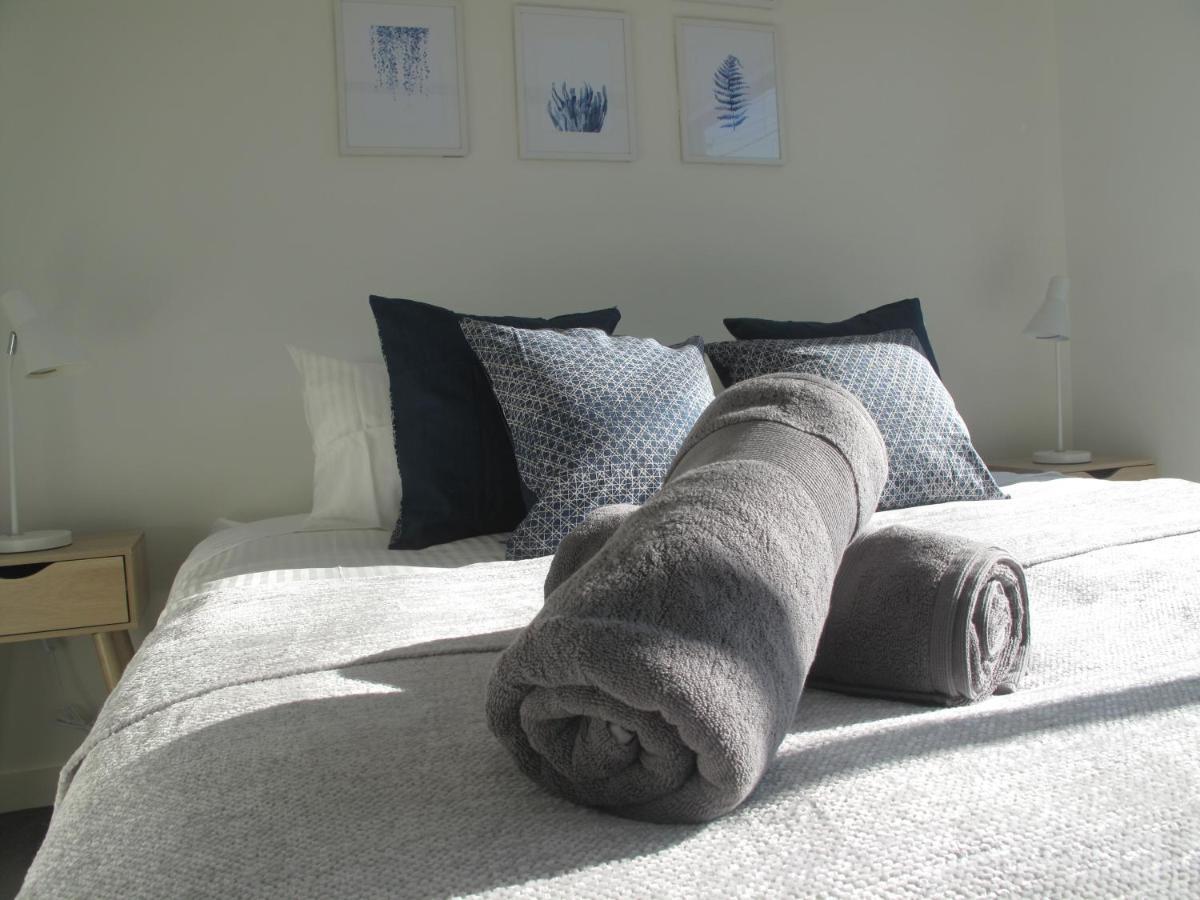 Modern 3 Bedroom Apt With Free Parking, Netflix, Wifi & Welcome Wine By Bnb Pro Melbourne Exterior photo